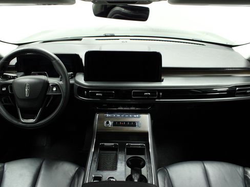 Used 2025 Lincoln Aviator Reserve image 21