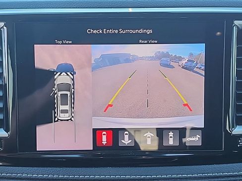 Certified 2023 Chrysler Pacifica Touring-L image 5