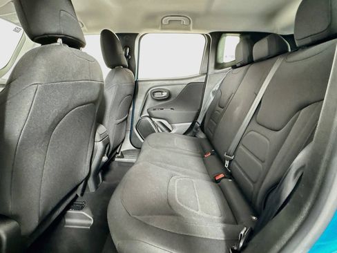 Used 2021 Jeep Renegade Latitude AWD/4WD image 10