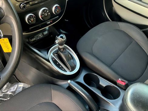 Used 2019 Kia Soul FWD image 16