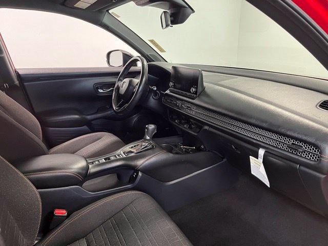 Used 2025 Honda HR-V Sport image 11
