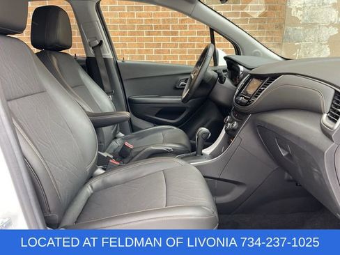 Certified 2022 Chevrolet Trax LT w/ LT Convenience Package image 26