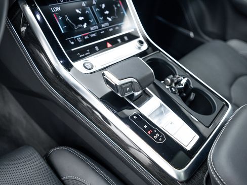 Certified 2025 Audi Q7 3.0T Prestige w/ Prestige Package AWD/4WD image 10