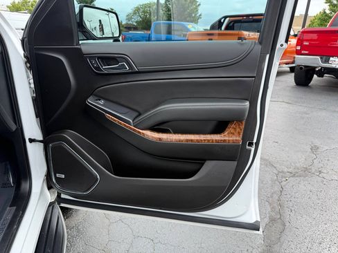 Used 2019 Chevrolet Suburban Premier AWD/4WD image 24