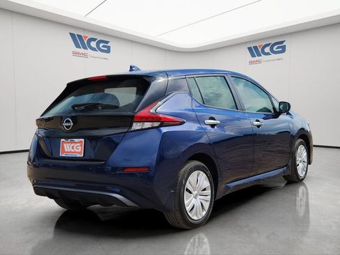Used 2025 Nissan Leaf S FWD image 3