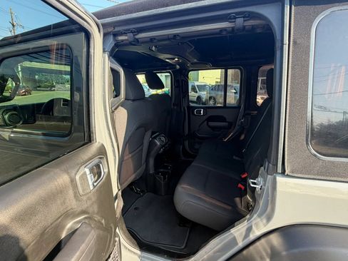 Used 2022 Jeep Wrangler Unlimited Sport AWD/4WD image 15