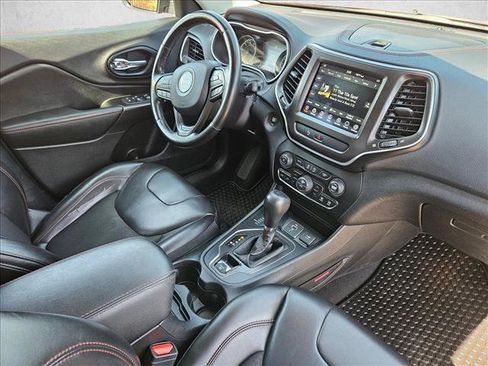 Used 2020 Jeep Cherokee Trailhawk w/ Cold Weather Group AWD/4WD image 27