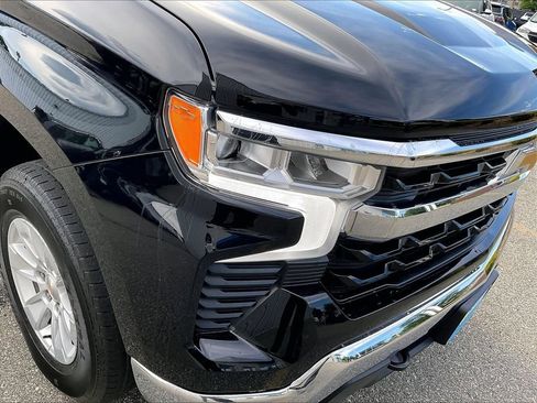 Used 2023 Chevrolet Silverado 1500 LT AWD/4WD image 32