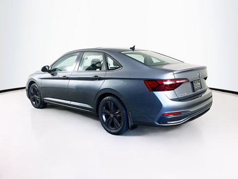 Used 2023 Volkswagen Jetta SE w/ Panoramic Sunroof Package FWD image 5