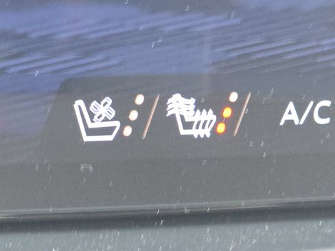 New 2025 Chevrolet Suburban Premier image 23