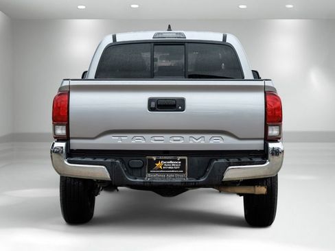 Used 2020 Toyota Tacoma SR5 w/ SR5 Appearance Package (SM) RWD image 7