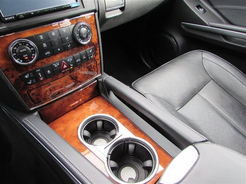 Used 2012 Mercedes-Benz GL 550 4MATIC image 22