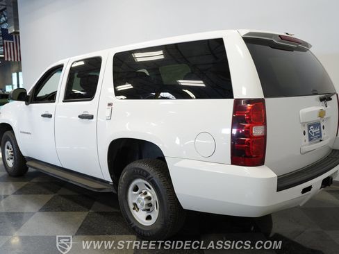 Used 2013 Chevrolet Suburban 2500 AWD/4WD image 10