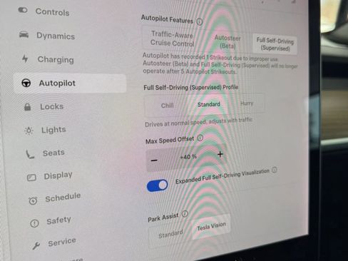 Used 2022 Tesla Model Y Long Range image 15