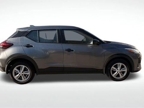 Used 2024 Nissan Kicks S image 10