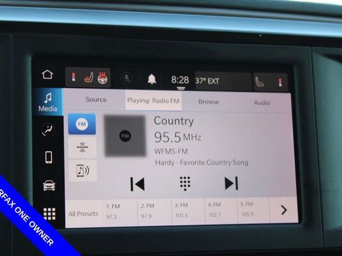 Used 2023 Chrysler Voyager LX image 39