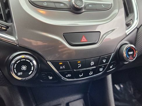 Used 2017 Chevrolet Cruze LT w/ Convenience Package FWD image 26