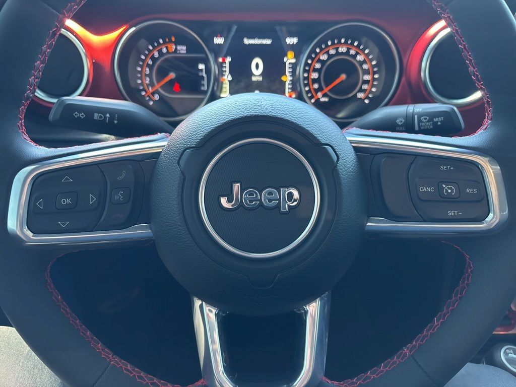 Used 2023 Jeep Gladiator Rubicon w/ LED Lighting Group AWD/4WD image 15