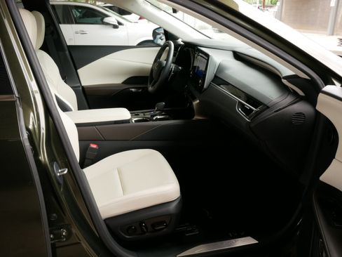 Used 2023 Lexus RX 350 FWD w/ Cold Area Package image 10