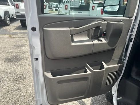 New 2026 Chevrolet Express 2500 w/ Communications Package RWD image 11