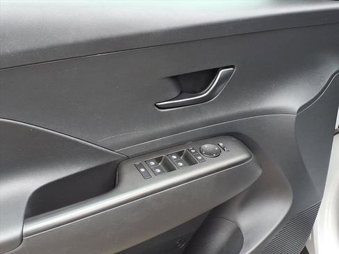 Used 2024 Hyundai Kona SEL FWD image 12