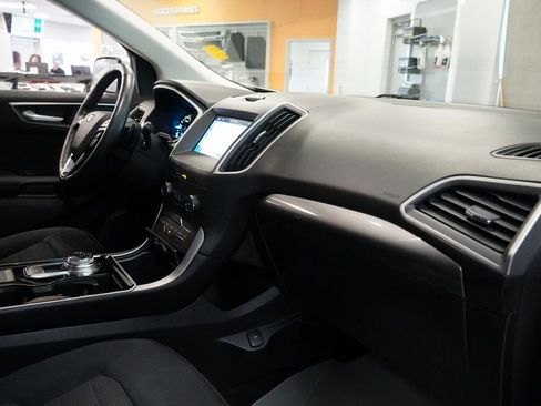 Used 2019 Ford Edge SEL image 29