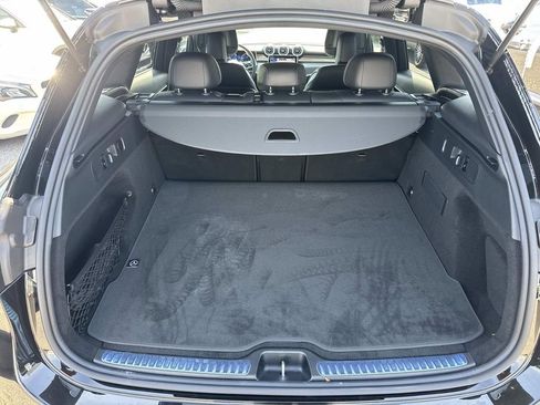 Used 2025 Mercedes-Benz GLC 300 image 8