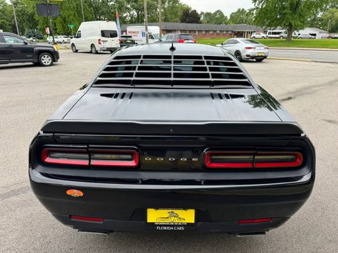 Used 2018 Dodge Challenger R/T Plus RWD image 7