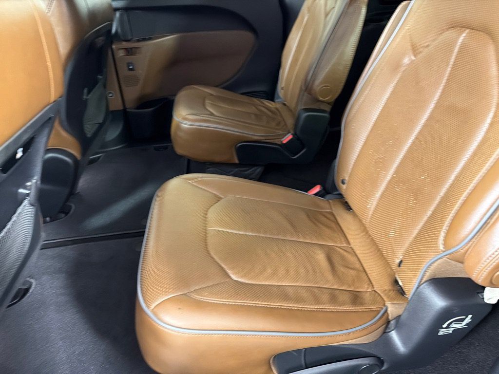 Used 2019 Chrysler Pacifica Limited FWD image 19