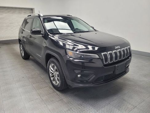 Used 2019 Jeep Cherokee Latitude Plus w/ Cold Weather Group AWD/4WD image 13