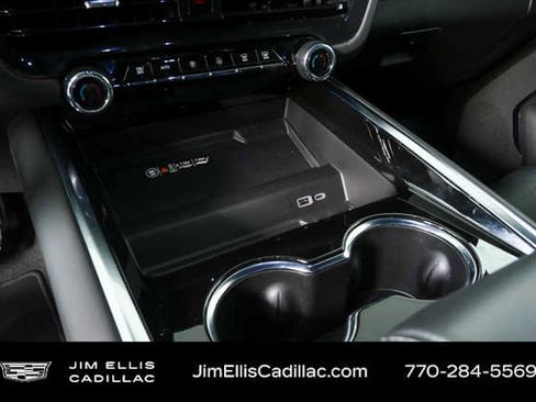 Used 2025 Chevrolet Tahoe LT image 17