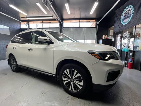 Used 2017 Nissan Pathfinder SL AWD/4WD image 7