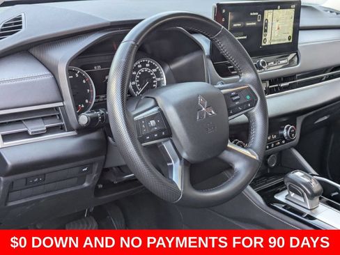 Used 2025 Mitsubishi Outlander SE AWD/4WD image 14