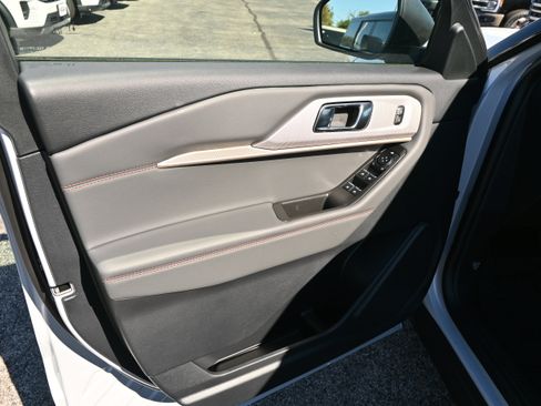 New 2026 Ford Explorer Active image 44