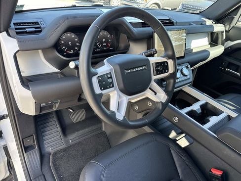 Certified 2025 Land Rover Defender 110 S image 22