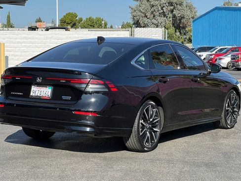 Used 2023 Honda Accord Touring image 4