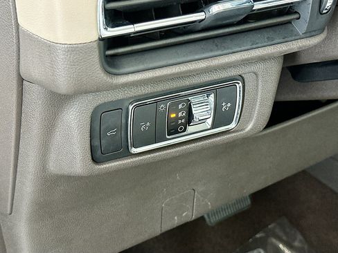 Used 2021 Lincoln Corsair FWD image 10