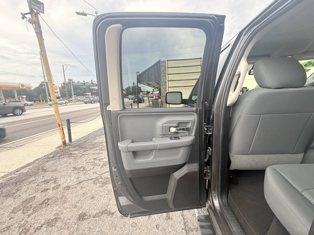 Used 2016 RAM 1500 Classic SLT RWD image 13
