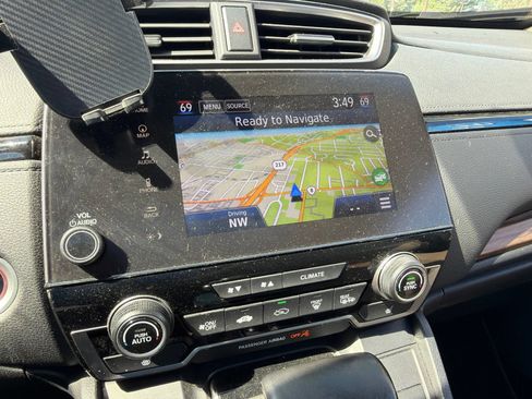 Used 2018 Honda CR-V Touring image 9