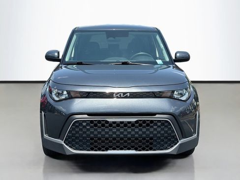 Used 2025 Kia Soul LX w/ LX Technology Package FWD image 3