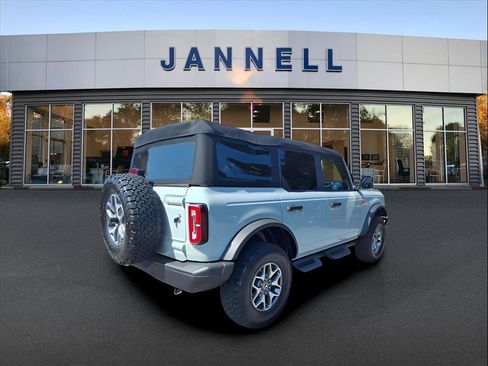 Used 2024 Ford Bronco Badlands image 5
