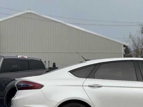 Used 2016 Ford Fusion SE image 19