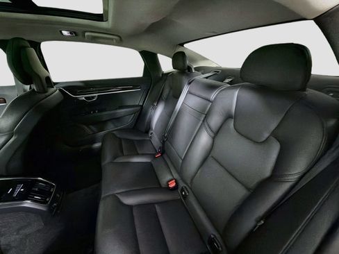 Used 2018 Volvo S90 T5 Momentum w/ Convenience Package FWD image 25