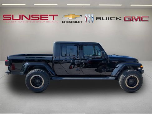 Used 2020 Jeep Gladiator Overland w/ Safety Group image 3