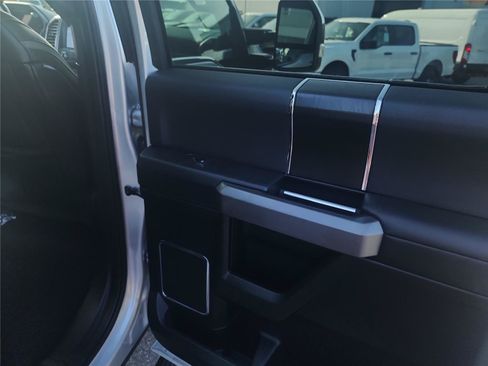 Certified 2019 Ford F450 Platinum w/ Platinum Ultimate Package AWD/4WD image 25