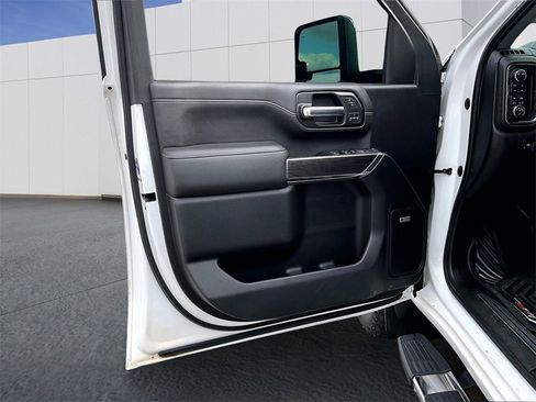 Used 2020 Chevrolet Silverado 2500 LTZ w/ LTZ Premium Package image 19