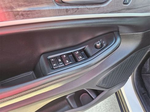 Used 2023 Jeep Grand Cherokee L Limited image 15