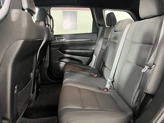 Used 2019 Jeep Grand Cherokee Laredo AWD/4WD image 36