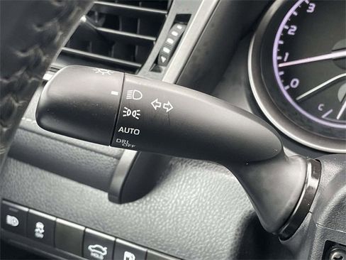 Used 2021 Toyota Camry LE image 22