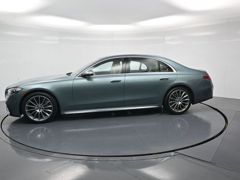 Used 2025 Mercedes-Benz S 580 4MATIC Sedan image 2